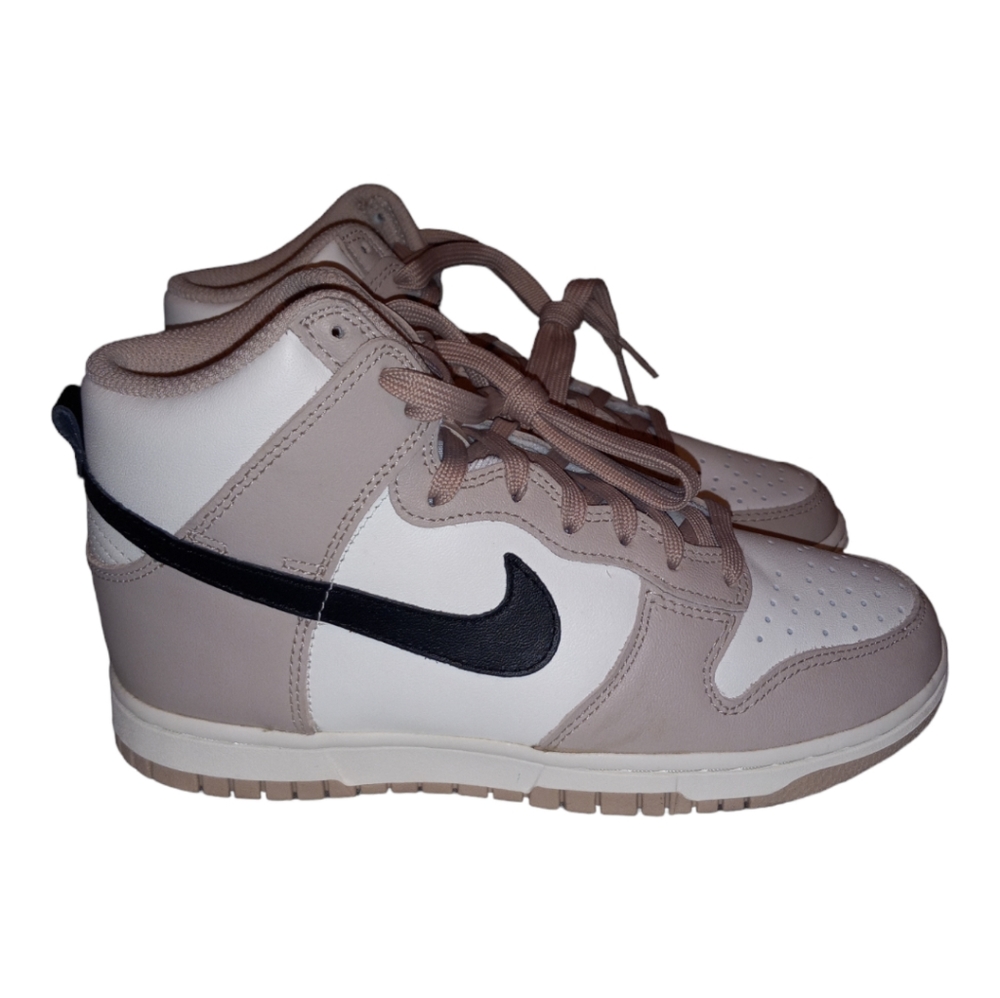 Women's Nike Dunk High Size 5.5